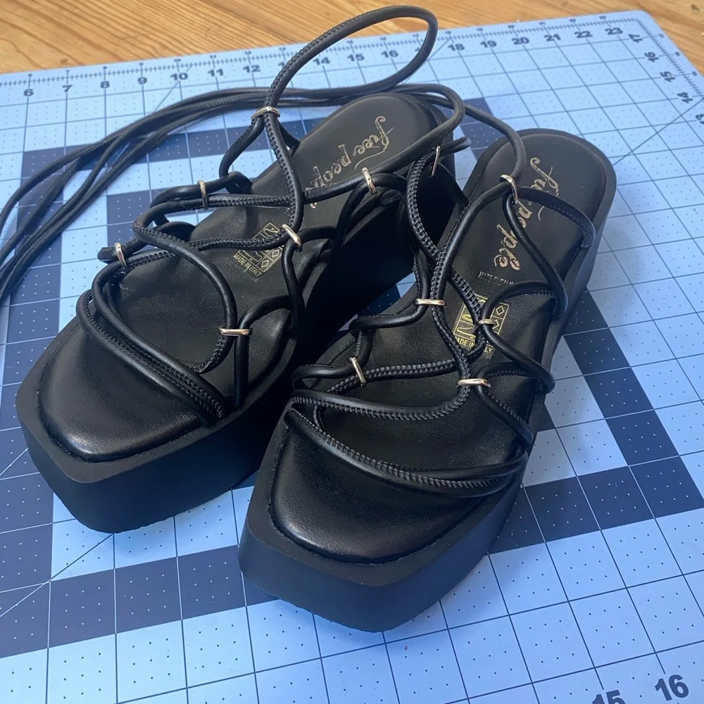 NWOT Free People Womens Georgie Wrap Platform Sandals Black Size EU 38/US 7.5 - Picture 2 of 11
